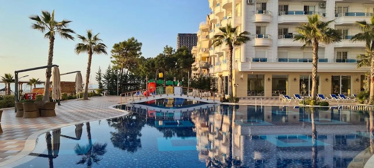 Deluxe Private Apartment Next To Grand Blue Fafa Resort Golem Golem